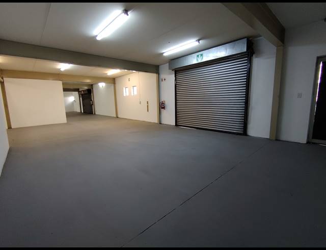 484M² WAREHOUSE TO LET IN DRIEHOEK